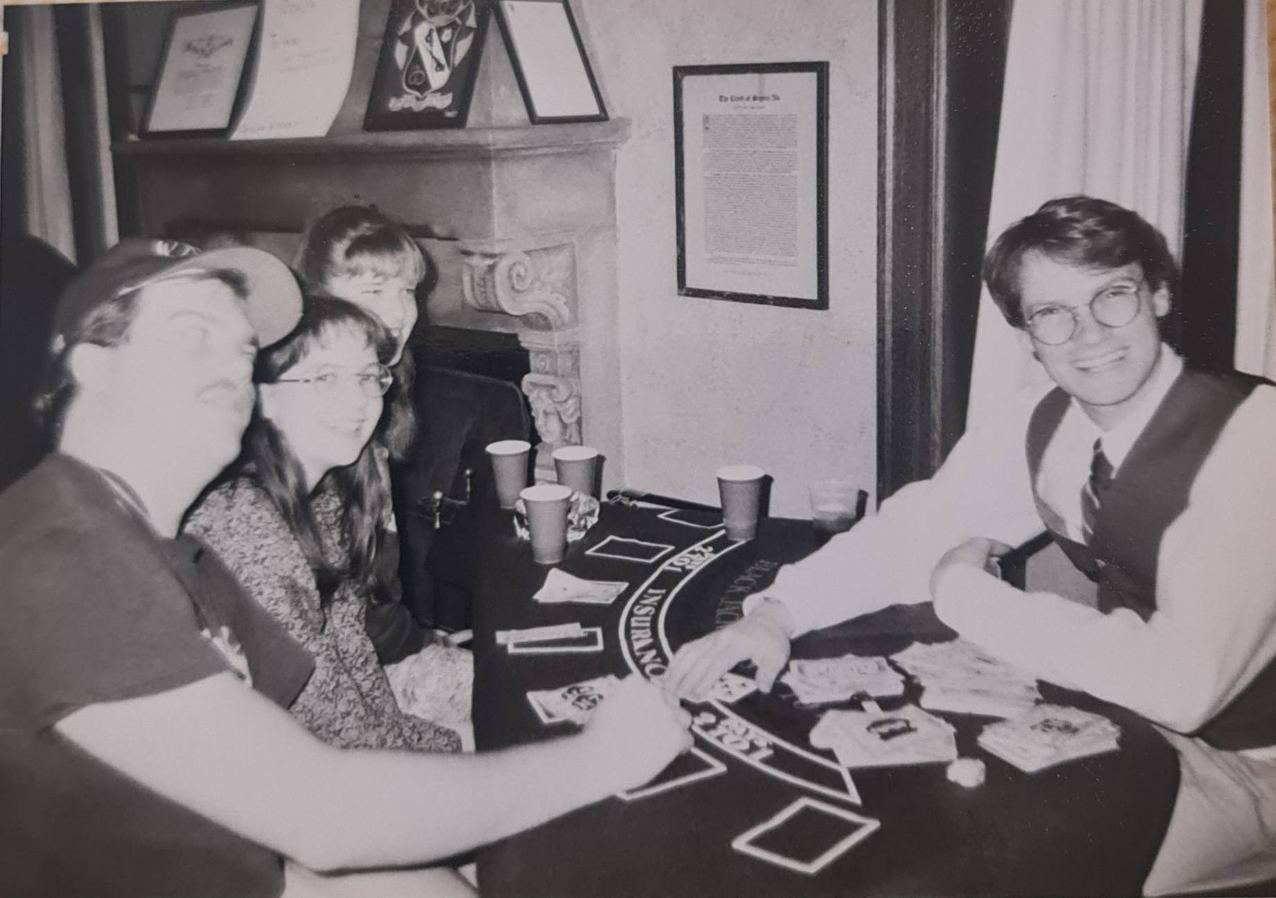 Roaring Twenties — blackjack at the fireplace